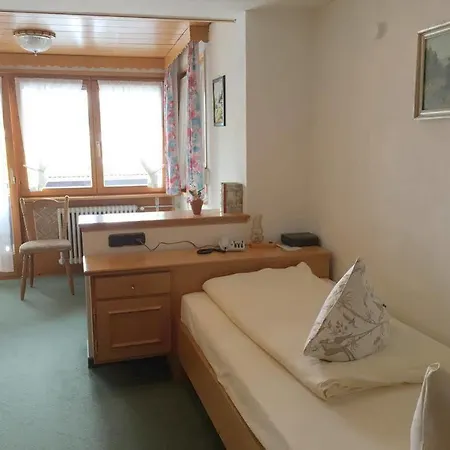 酒店 Haus Daheim 2*